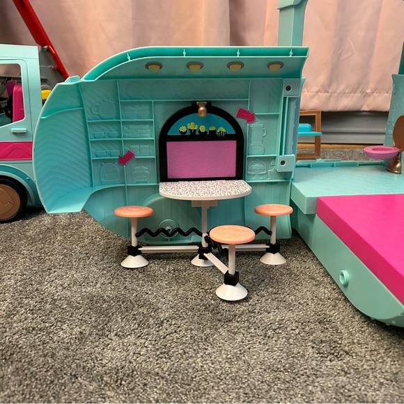 Lol surprise camper - Picture 11 of 14